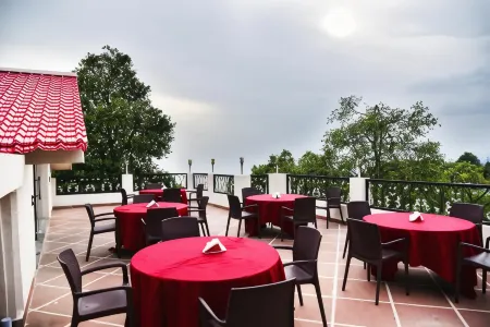 Indraprastha Resort Dalhousie - Centrally Heated Rooms, Gym, Games & Spa