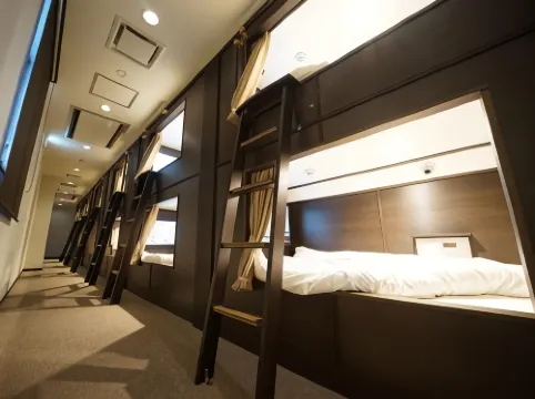 Wellcabin Tenjin - Male Only