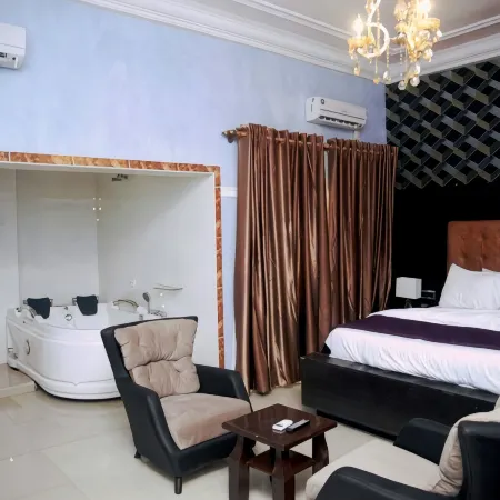 Hampton Towers & Spa - Guest Room