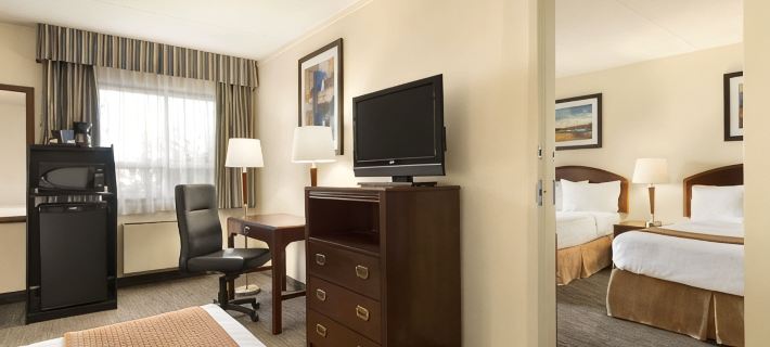 Travelodge by Wyndham Edmonton South Hotels in Edmonton