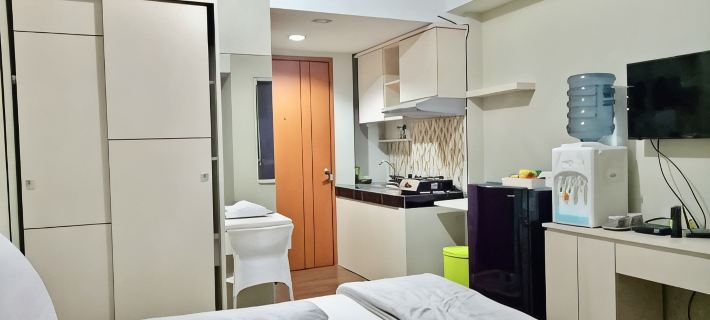 Cozy Room Pesona Mares Lima Ξενοδοχεία στην πόλη Depok