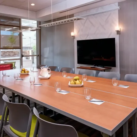 SpringHill Suites Grand Rapids West Отели рядом с достопримечательностью «Ривертаун Кроссингс»