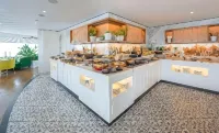 Hyatt Regency Dubai - breakfast