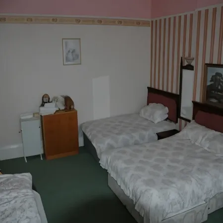 Eglinton Guest House Отели рядом с достопримечательностью «Библиотека Карнеги»