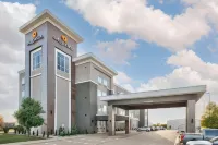 La Quinta Inn & Suites by Wyndham Denton - University Drive