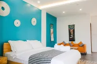 Holabay Resort