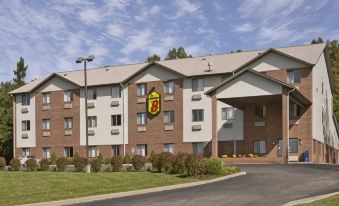 Super 8 by Wyndham Richfield/Cleveland