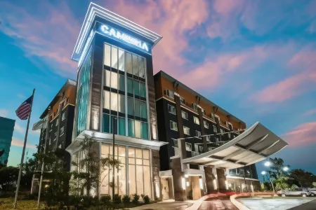 Cambria Hotel LAX Отели рядом с достопримечательностью «Automobile Driving Museum»