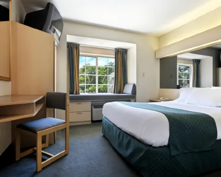 Microtel Inn & Suites by Wyndham Florence/Cincinnati Airport Hotels in Florence