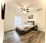 Beach House By The Bay, Sleeps 19, 9 Car Parking, Linen Included