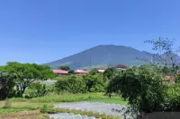 Rumah Villa Ciputri Hotels in Pacet