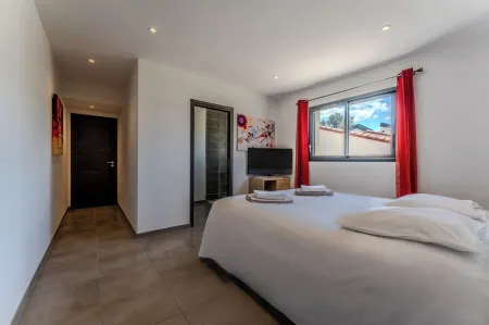 New Luxury Villa with Pool for Rent by the Week in Castelnau-le-Lez