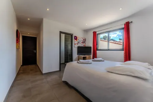 New Luxury Villa with Pool for Rent by the Week in Castelnau-le-Lez