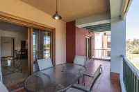 Golfside Apartment With Large Terrace - stanze in case private