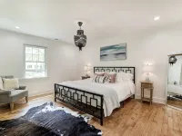 Charming Getaway on the Greenway! Hotels in Fort Mill
