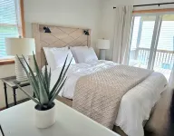 Remodeled Kitchen+Bath / 2Min Walk to Beach / Pool, Pickleball+Tennis / Gameroom