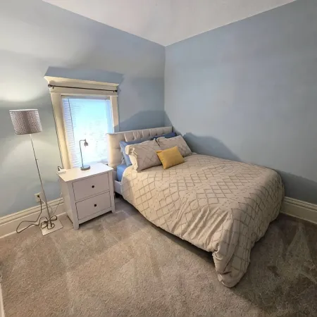 Spacious 5-bedroom house in delightful Saint Paul with WiFi, AC