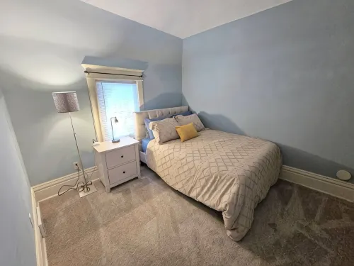 Spacious 5-bedroom house in delightful Saint Paul with WiFi, AC - Wifi