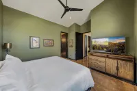 Crested Butte Mountain | Hot Tub, BBQ Area & Views