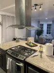 Gorgeous 2 bedroom 2 bath Near SoFI