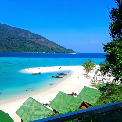 Mountain Resort Koh Lipe Hoteles cerca de Playa de Koh Lipe