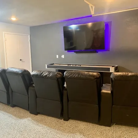 Lakefront Home+Hot Tub with all of the ingredients for a perfect family getaway!