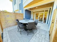 NEW Spacious 3-bedroom condo with in Fontana-on-Geneva Lake.