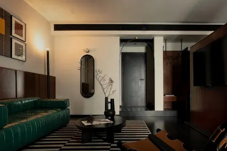 APRIL3D HOTEL