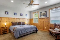 Lakeside Haven, a cozy and relaxing home that sleeps 24 with pool/hottub access!