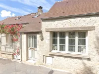 Charming and natural house Hotels in Senlis