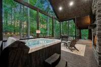 New Sexy Red Room - Outdoor Movie - Spa - Sauna - 4-Star