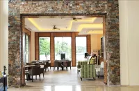 Widus Hotel Clark
