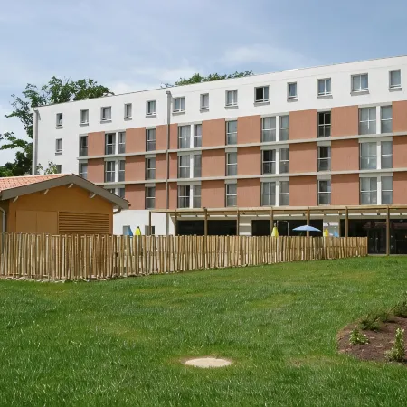 Zenitude Hôtel-Résidences Toulouse Métropole Отели рядом с достопримечательностью «Университетский институт рака Онкополе в Тулузе»