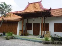 Limasan Wongso Hotels in Mlati