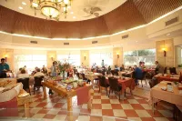 Ein Gedi Kibbutz Hotel - breakfast