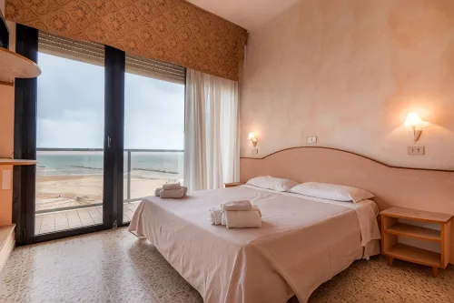 Hotel Crown - 3-Star