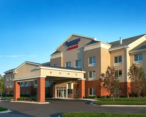 Fairfield Inn & Suites Detroit Metro Airport Romulus Hotels in Romulus