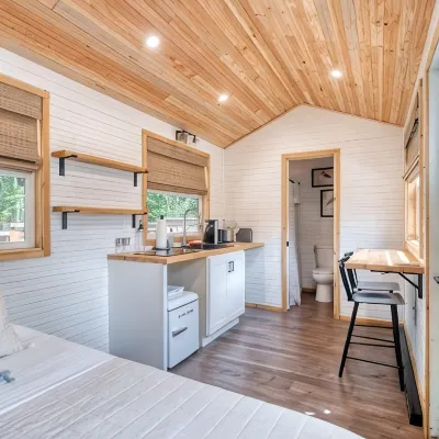 The Hamlet by Stay Portland - Clinton Hotels near Westmoreland Park