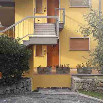 Apartment Enchanting Lake View, convenient to the Center and the Beaches Hotel Exterior