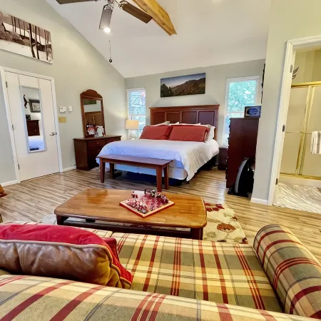 Cozy Mountain Cabin in Peaceful Setting /Near Hiking, Biking & Beech Mtn Resort