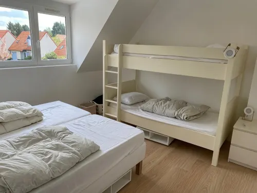 Pleasant house in quiet neighborhood with garage and fenced garden. - Wi-Fi