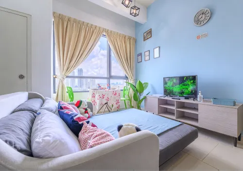 Cozy Retreat with Unique Skyline View #TA1