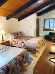 Boars Bungalow - Linderhof Golf, Pool, & More!