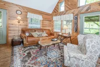 Raccoon Loft - Secluded Cabin with Fire Pit and Pickleball - Chalets