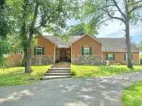 Upstate Waterfront Retreat 4000 sq ft with 2 Kitchens!!!