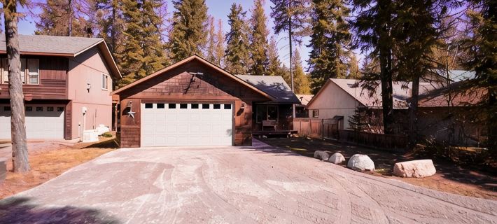 Charming 3-bedroom house with fenced yard Hotels in Bonner County