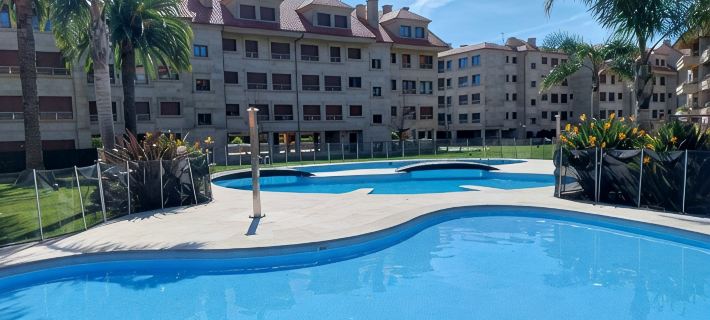 DUPLEX in LA TOJA island Hotels in O Grove