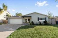 Heated Salt Pool & Hot Tub: 4mi to Beach!Great Family Friendly Vacation
