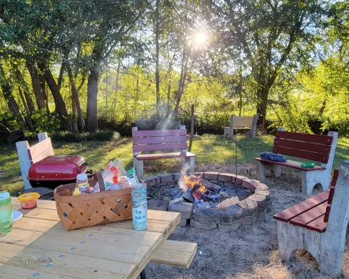 Saunders Cabin Wifi. Creek w/Fire Pit, Cornhole, ax Board, Horseshoes. Big Field Hotels in Caldwell County