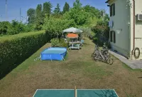 Single house with parking space and garden